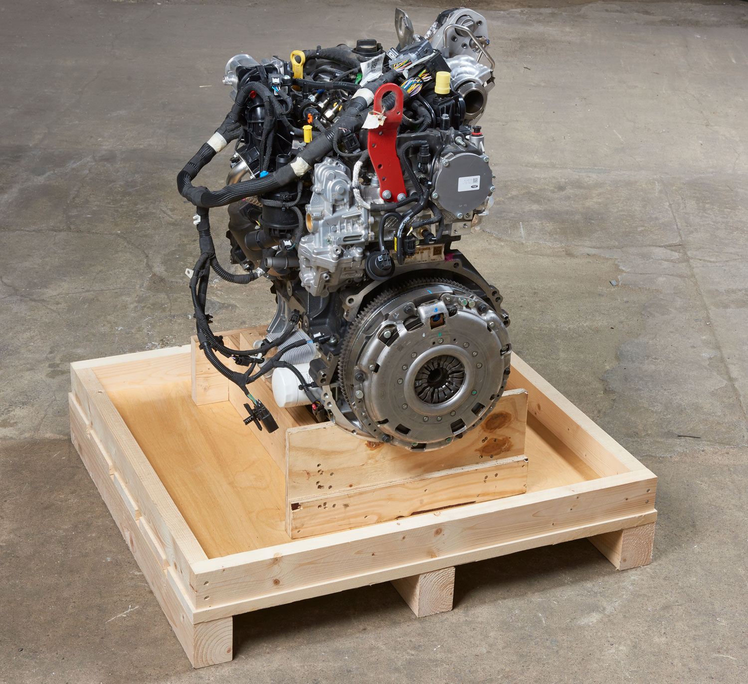 Wooden pallet base to hold engine